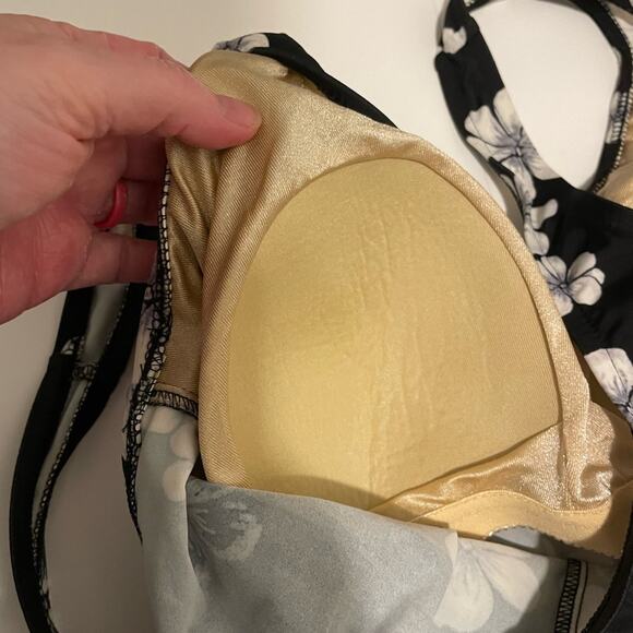 Le Cove Brand Swim Dress One Piece Black, White & Gray Floral Size 16 Swimsuit - Picture 6 of 8